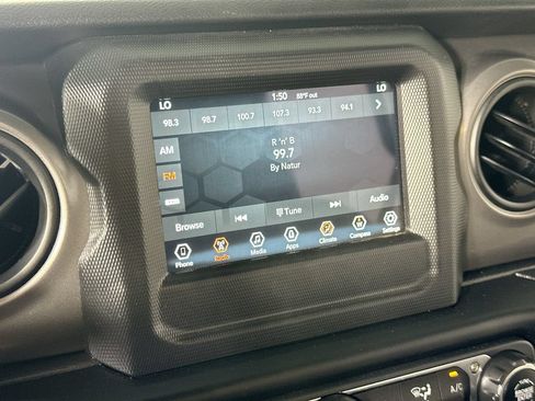 Used 2023 Jeep Wrangler Unlimited AWD/4WD image 27