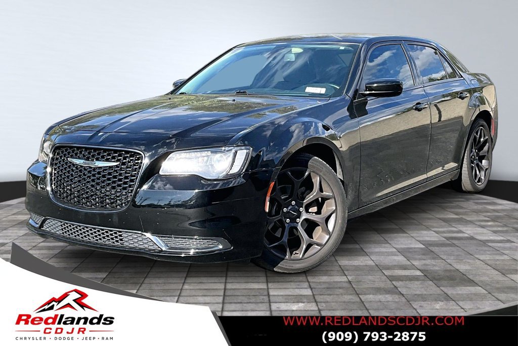 Used 2019 Chrysler 300 Touring w/ Sport Appearance Package RWD image 1
