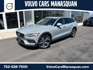 Used 2025 Volvo V60 B5 Cross Country Plus video 1
