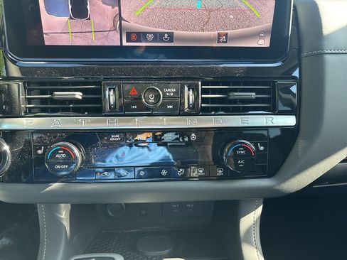 New 2026 Nissan Pathfinder SL AWD/4WD image 13