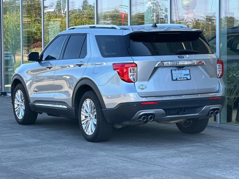 Used 2021 Ford Explorer King Ranch w/ Premium Technology Package AWD/4WD image 5