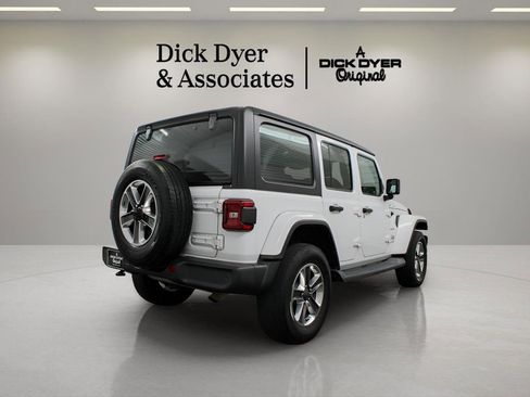 Used 2019 Jeep Wrangler Unlimited Sahara w/ Safety Group image 8