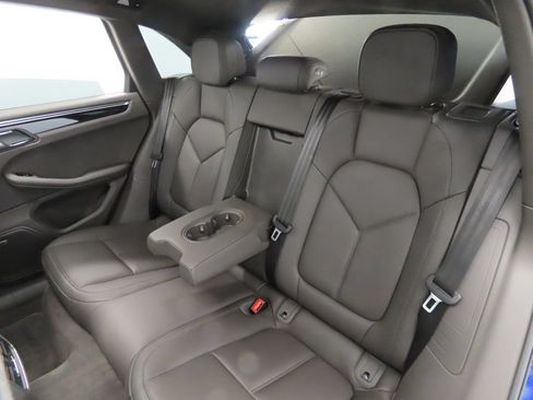 Certified 2024 Porsche Macan AWD/4WD image 45
