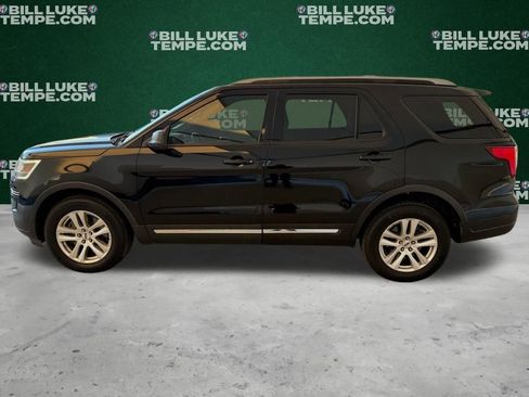 Used 2018 Ford Explorer XLT image 7