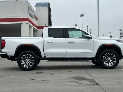New 2026 GMC Canyon Denali image 8