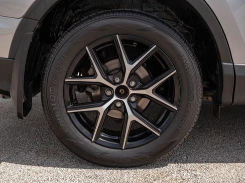 Used 2018 Toyota RAV4 SE w/ Power Extra Value Package AWD/4WD image 10