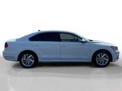 Used 2018 Volkswagen Passat 2.0T SE image 6