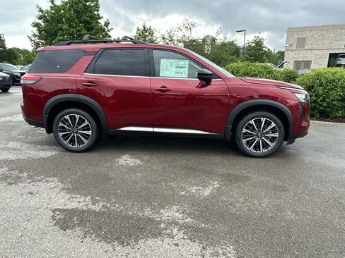 New 2026 Nissan Pathfinder Platinum w/ Lighting Package AWD/4WD image 8