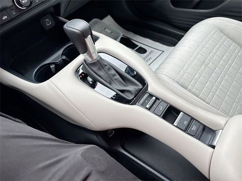 Used 2023 Honda HR-V LX image 26