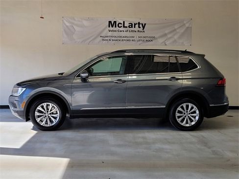 Used 2018 Volkswagen Tiguan S image 2