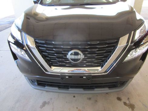 Used 2023 Nissan Rogue SV image 21