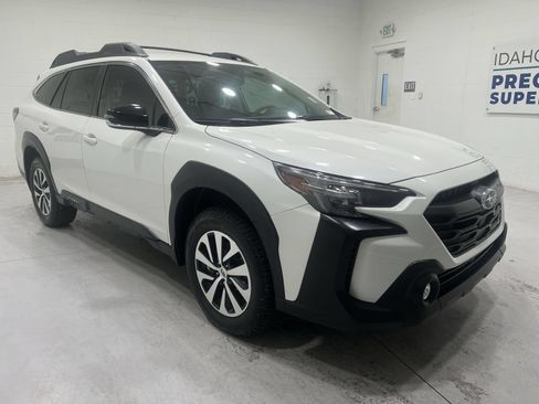 Used 2025 Subaru Outback Premium AWD/4WD image 2