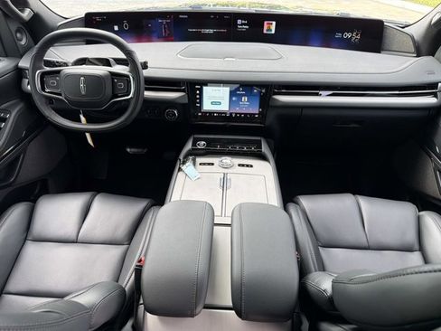 New 2026 Lincoln Navigator Reserve AWD/4WD image 23