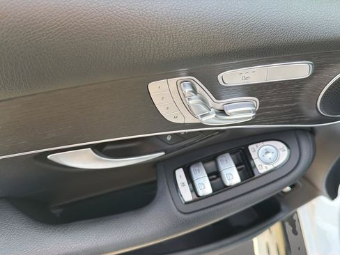 Used 2022 Mercedes-Benz GLC 300 4MATIC image 10