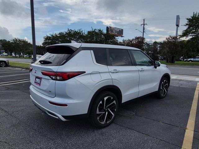 Used 2024 Mitsubishi Outlander SE AWD/4WD image 5