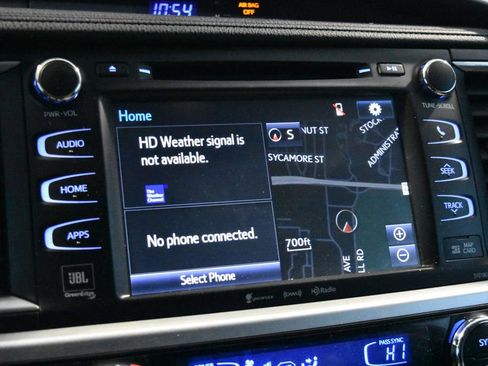 Used 2017 Toyota Highlander Limited image 12