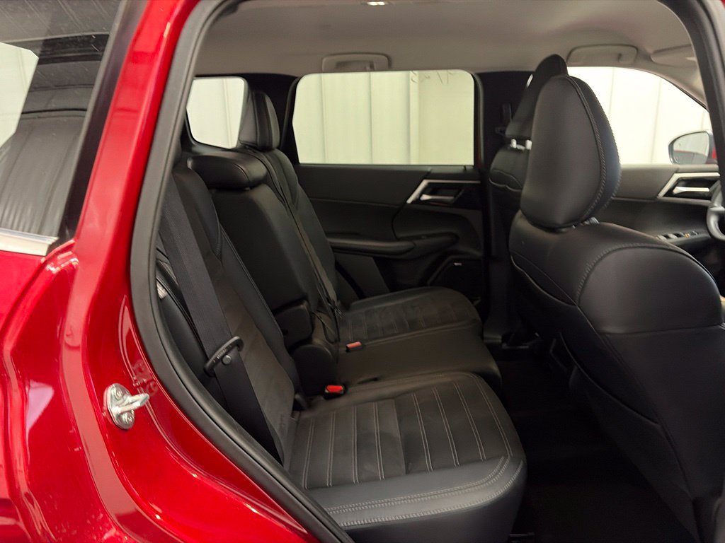 Used 2025 Mitsubishi Outlander SE AWD/4WD image 23
