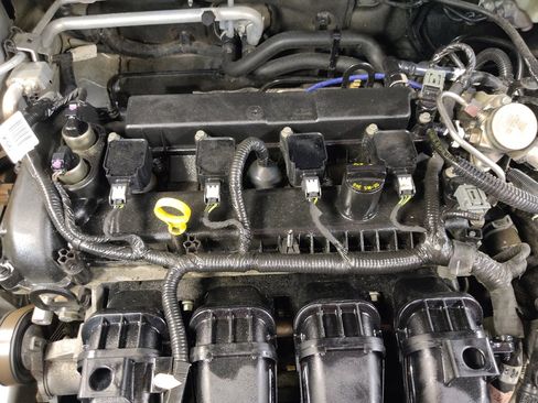 Used 2016 Ford Focus SE w/ SE Sport Package image 30