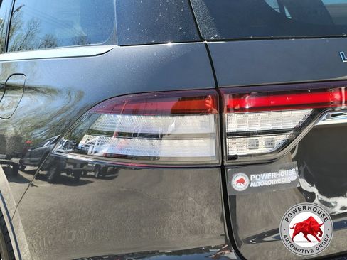 Used 2022 Lincoln Aviator Black Label w/ Dynamic Handling Package AWD/4WD image 13