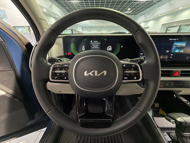 Used 2024 Kia Sorento EX FWD image 17