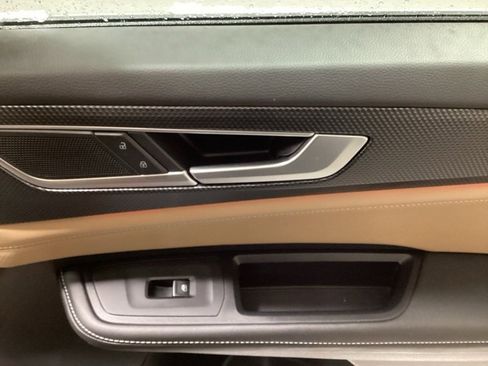 Used 2024 Volkswagen Atlas Cross Sport SEL R-Line image 15