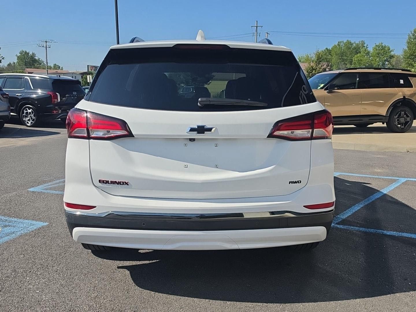 Used 2022 Chevrolet Equinox Premier w/ Redline Edition AWD/4WD image 4