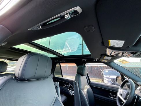 New 2025 Land Rover Range Rover SE image 29