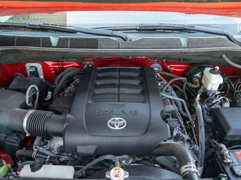 Used 2019 Toyota Tundra SR5 w/ SX Package AWD/4WD image 7