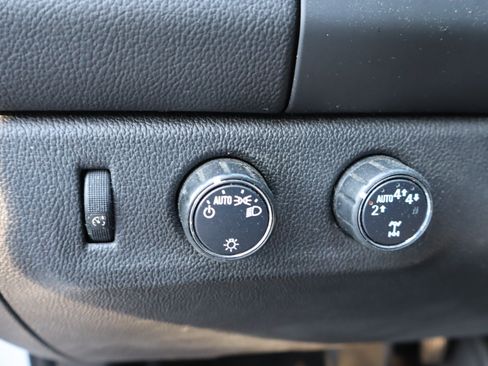 Used 2018 Chevrolet Colorado LT AWD/4WD image 21