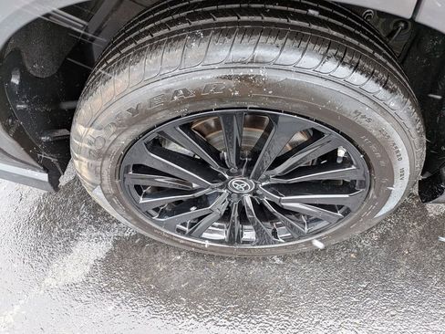 Certified 2024 Toyota Highlander XSE image 9