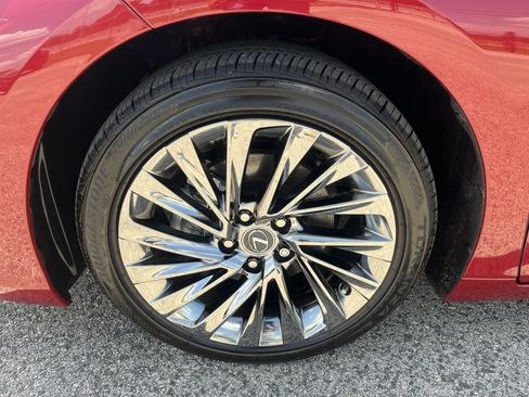 Used 2025 Lexus ES 350 Ultra Luxury FWD image 8