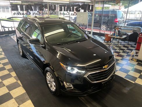 Used 2019 Chevrolet Equinox LT w/ Sun & Navigation Package AWD/4WD image 17