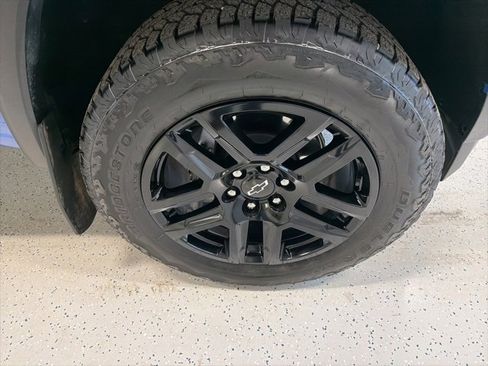 Used 2025 Chevrolet Colorado Trail Boss image 10