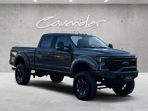 Used 2022 Ford F250 Lariat w/ Black Appearance Package image 2