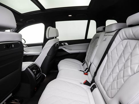 Used 2026 BMW X7 xDrive40i w/ M Sport Package image 22