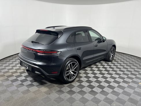 Certified 2026 Porsche Macan AWD/4WD image 7