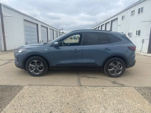 Used 2025 Ford Escape ST-Line Select AWD/4WD image 7