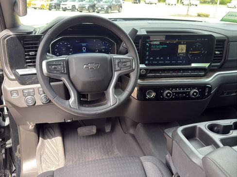 Used 2023 Chevrolet Silverado 1500 RST w/ Z71 Off-Road Package AWD/4WD image 17