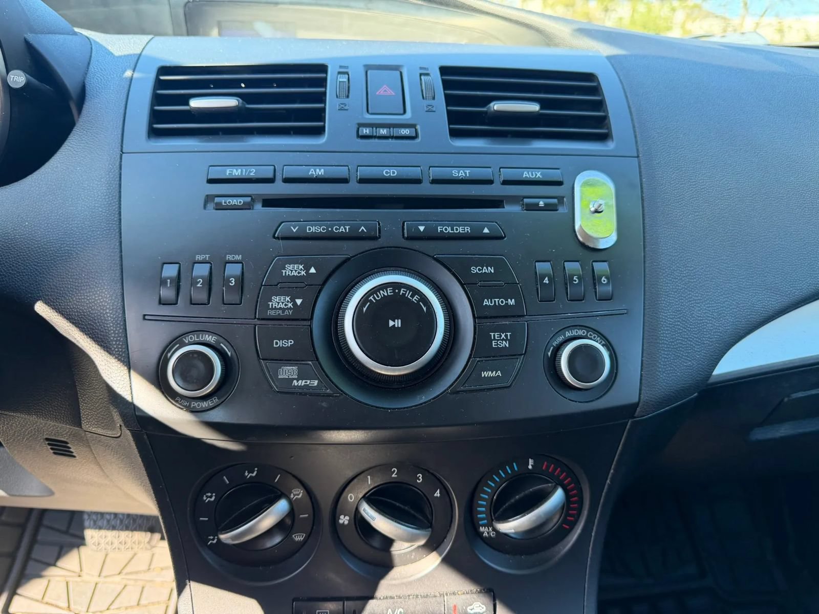 Used 2012 MAZDA MAZDA3 i Touring FWD image 12