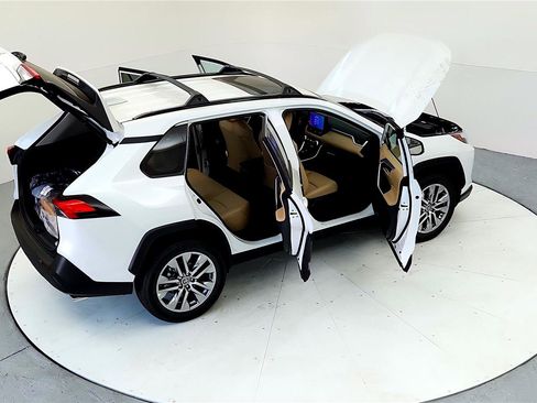 Certified 2023 Toyota RAV4 XLE Premium image 27