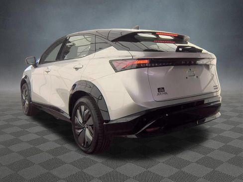 Used 2024 Nissan Ariya AWD image 5