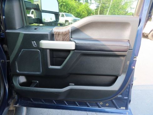 Used 2019 Ford F250 Lariat w/ FX4 Off-Road Package AWD/4WD image 45