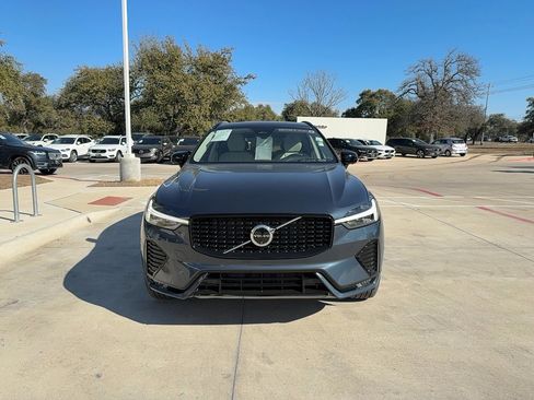 Used 2024 Volvo XC60 B5 Plus w/ Protection Package Premier image 8