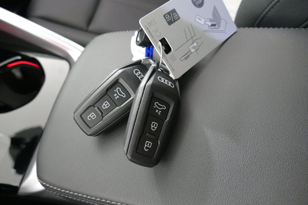 Certified 2025 Audi Q5 Premium w/ Convenience Package AWD/4WD image 21