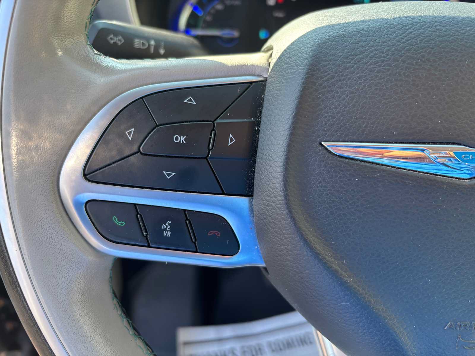 Used 2020 Chrysler Pacifica Limited w/ Advanced Safetytec Group FWD image 26