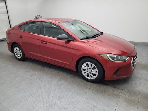 Used 2017 Hyundai Elantra SE w/ Cargo Package image 11