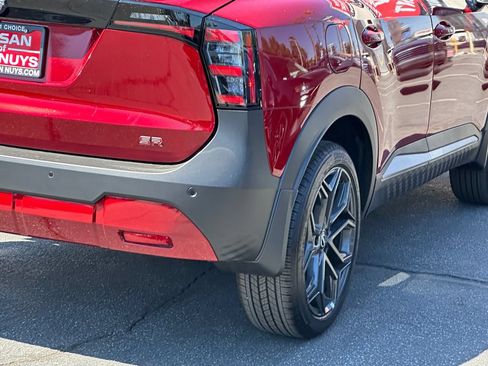 New 2026 Nissan Kicks SR w/ SR Premium Package FWD image 8