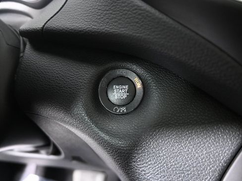 Used 2022 Jeep Cherokee Limited image 34