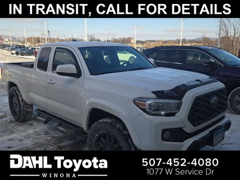 Used 2018 Toyota Tacoma SR5 image 1