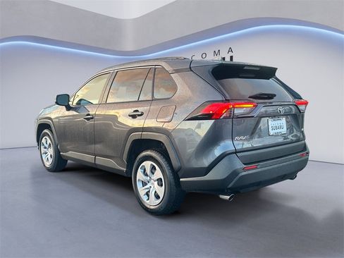 Used 2019 Toyota RAV4 LE image 3